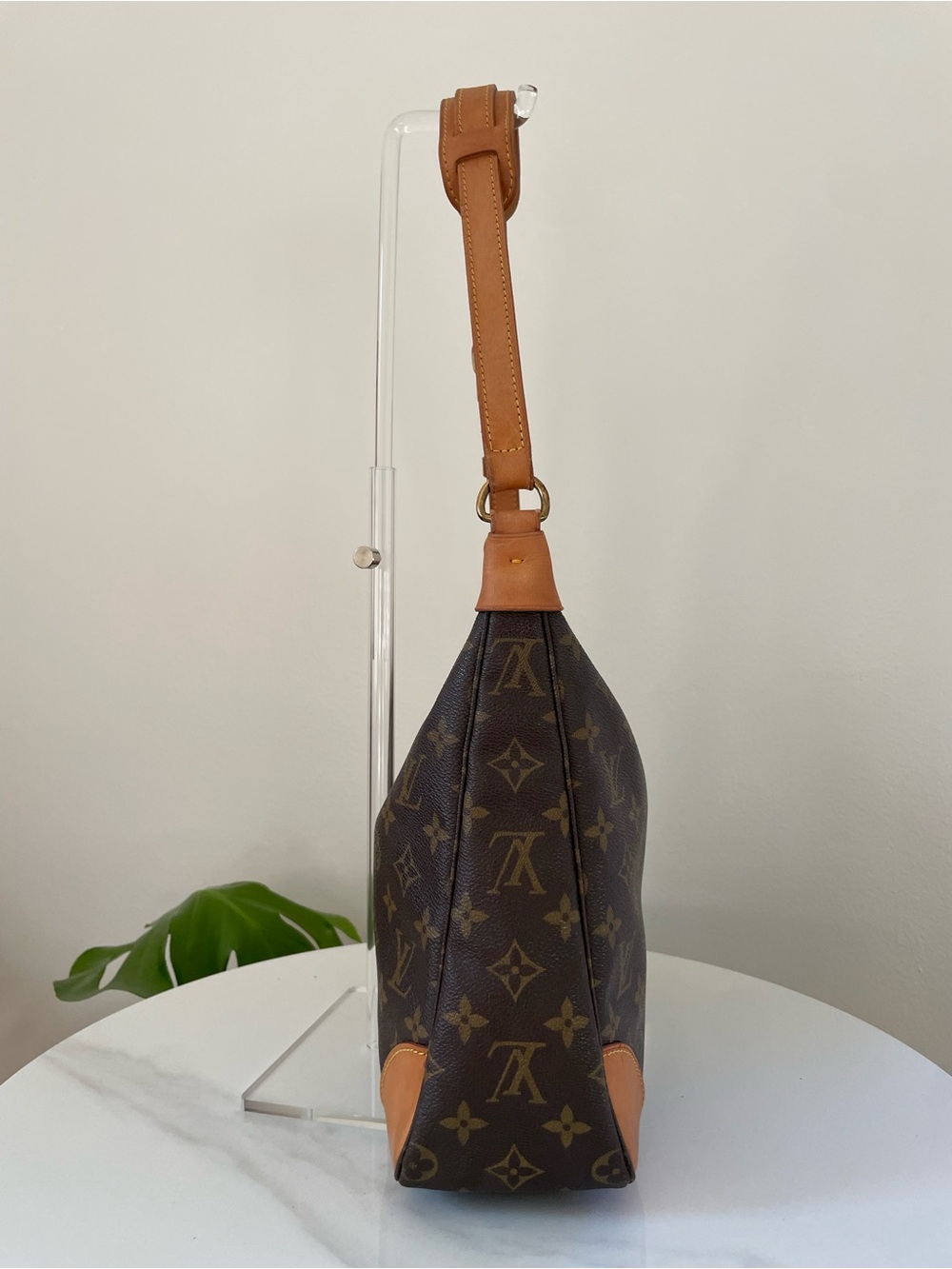 Louis Vuitton Monogram Canvas Shoulder Bag with Vachetta Trim - Picture 6 of 12